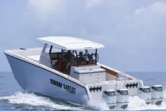 Thumbnail von Twin Vee 400 GFX2 CC