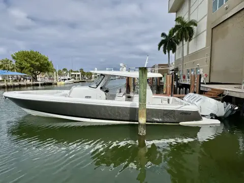 Intrepid 427 Nomad SE