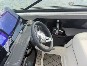 Thumbnail von Sea Ray SLX 280