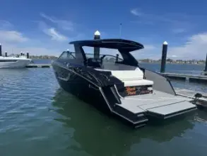 Cruisers Yachts 38 GLS South Beach