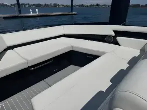 Thumbnail von Cruisers Yachts 38 GLS South Beach