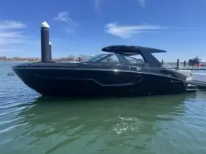 Thumbnail von Cruisers Yachts 38 GLS South Beach