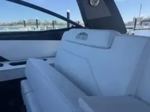 Thumbnail von Cruisers Yachts 38 GLS South Beach