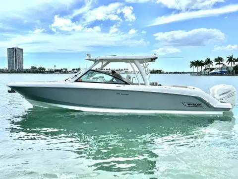 Boston Whaler 320 Vantage
