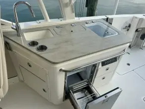 Thumbnail von Boston Whaler 320 Vantage