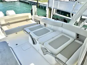 Thumbnail von Boston Whaler 320 Vantage