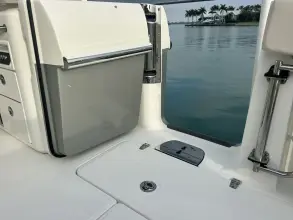 Thumbnail von Boston Whaler 320 Vantage