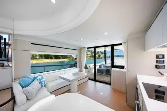 Thumbnail von Azimut 68