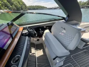 Thumbnail von Sea Ray SLX 360 OUTBOARD