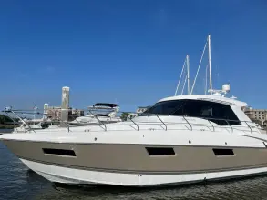 Cruisers Yachts 48 Cantius Seaquell