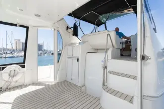 Thumbnail von Carver 396 Motor Yacht