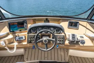 Thumbnail von Carver 396 Motor Yacht