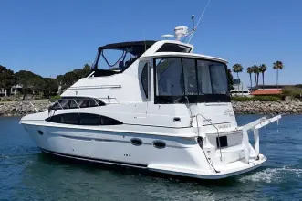 Thumbnail von Carver 396 Motor Yacht
