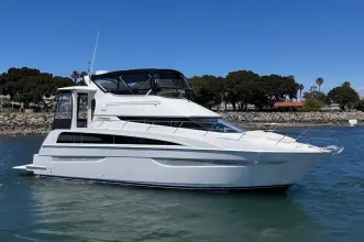 Thumbnail von Carver 43 Motor Yacht
