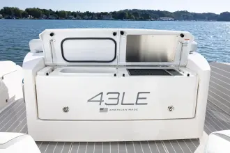 Thumbnail von Tiara Yachts 43LE