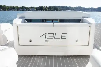 Thumbnail von Tiara Yachts 43LE