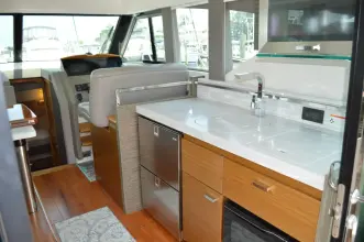 Thumbnail von Tiara Yachts 39 Coupe