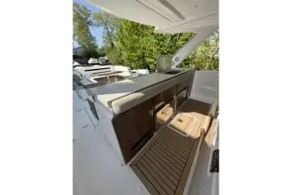 Thumbnail von Tiara Yachts 43LS