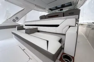 Thumbnail von Tiara Yachts 43LS