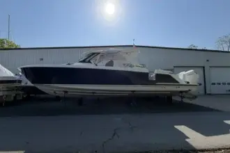 Thumbnail von Tiara Yachts 43LS