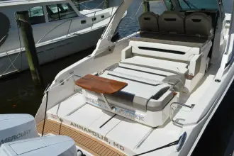 Thumbnail von Tiara Yachts 34 LS