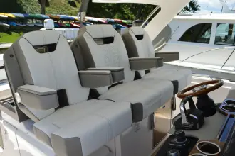 Thumbnail von Tiara Yachts 34 LS