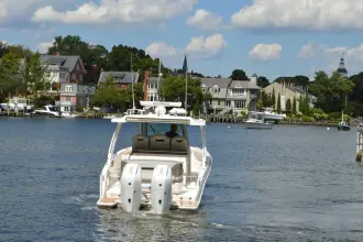 Thumbnail von Tiara Yachts 34 LS