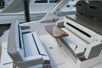 Thumbnail von Tiara Yachts 34 LS