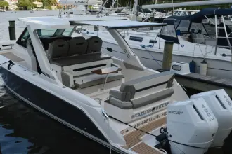 Thumbnail von Tiara Yachts 34 LS