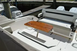 Thumbnail von Tiara Yachts 34 LS