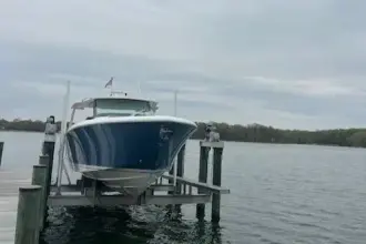 Thumbnail von Tiara Yachts 43LS