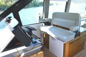 Thumbnail von Tiara Yachts EX60