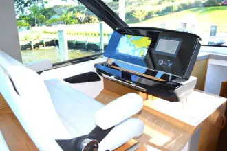 Thumbnail von Tiara Yachts EX60