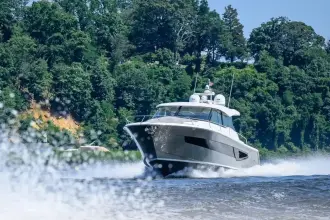 Thumbnail von Tiara Yachts EX60