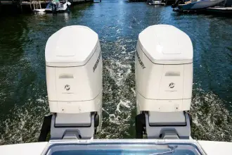 Thumbnail von Boston Whaler 380 Outrage