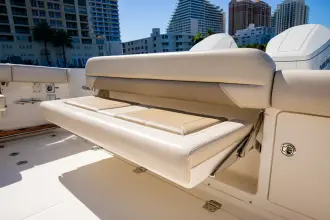 Thumbnail von Boston Whaler 380 Outrage