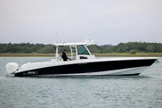 Thumbnail von Boston Whaler 370 Outrage