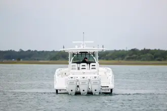 Thumbnail von Boston Whaler 370 Outrage