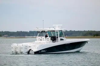 Thumbnail von Boston Whaler 370 Outrage