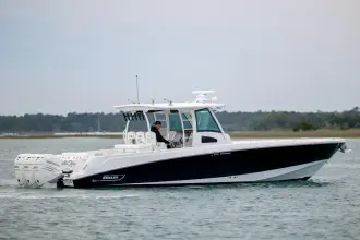 Thumbnail von Boston Whaler 370 Outrage