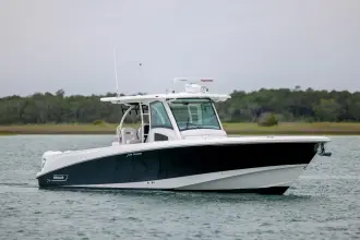 Thumbnail von Boston Whaler 370 Outrage