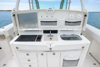 Thumbnail von Boston Whaler 370 Outrage