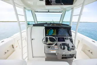 Thumbnail von Boston Whaler 370 Outrage