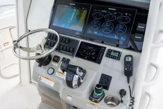 Thumbnail von Boston Whaler 370 Outrage