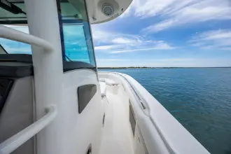 Thumbnail von Boston Whaler 370 Outrage