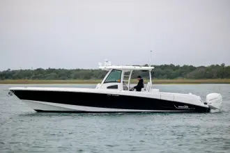 Thumbnail von Boston Whaler 370 Outrage