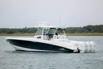 Thumbnail von Boston Whaler 370 Outrage