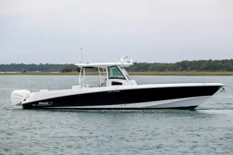 Thumbnail von Boston Whaler 370 Outrage
