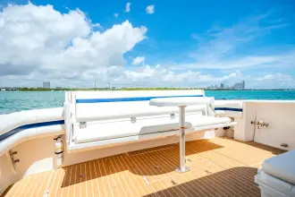 Thumbnail von Intrepid 475 Sport Yacht