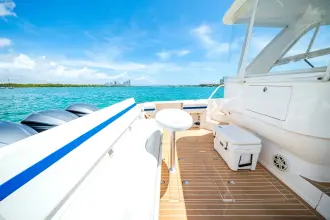 Thumbnail von Intrepid 475 Sport Yacht